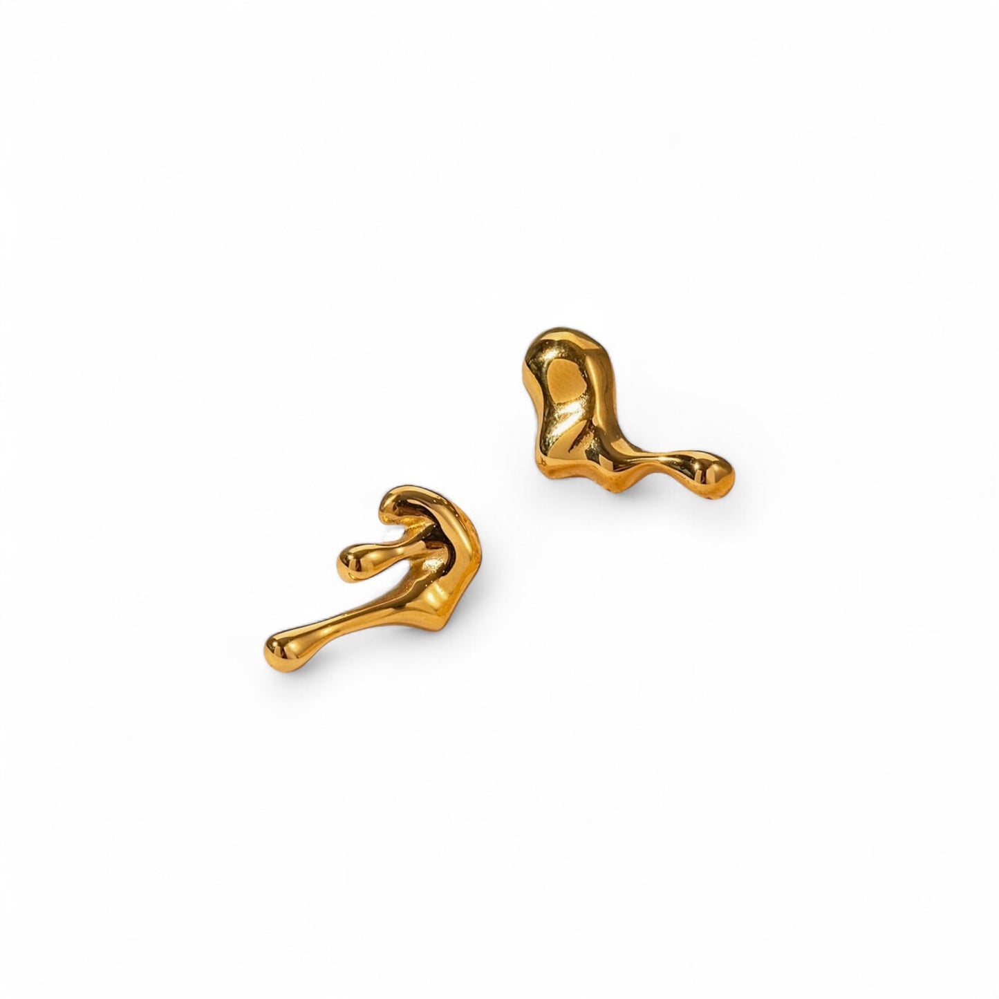 Amaconsi Stud Earrings